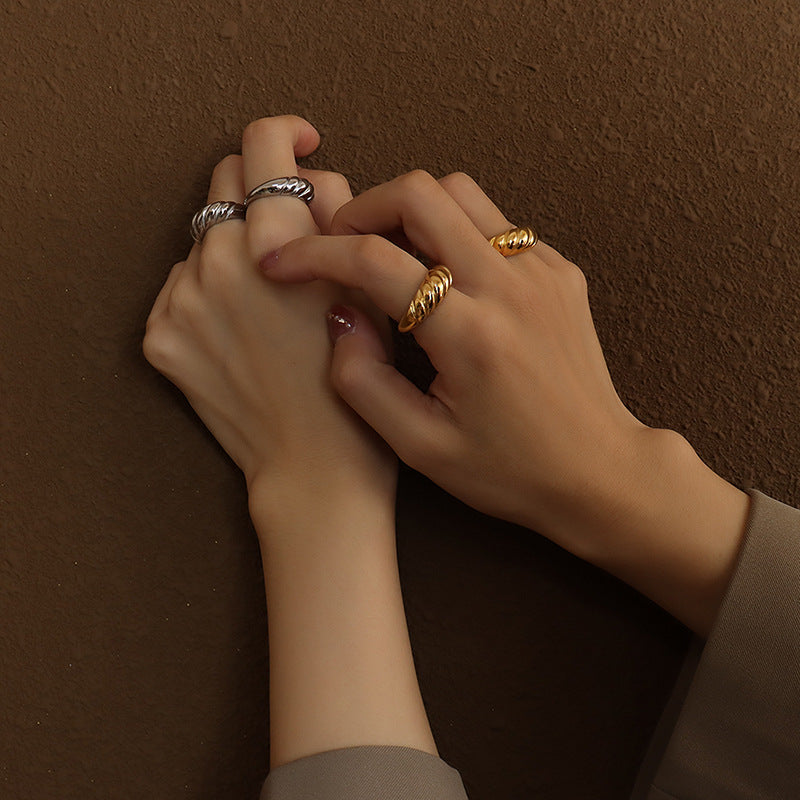 Retro Thread Wave Surface Heavy Industry Ring